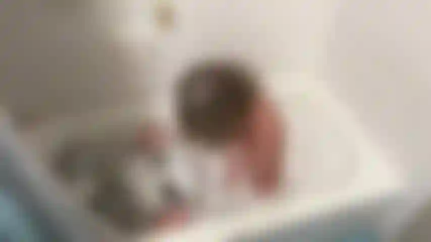 Sensual Bubble Bath With Pussy Play
