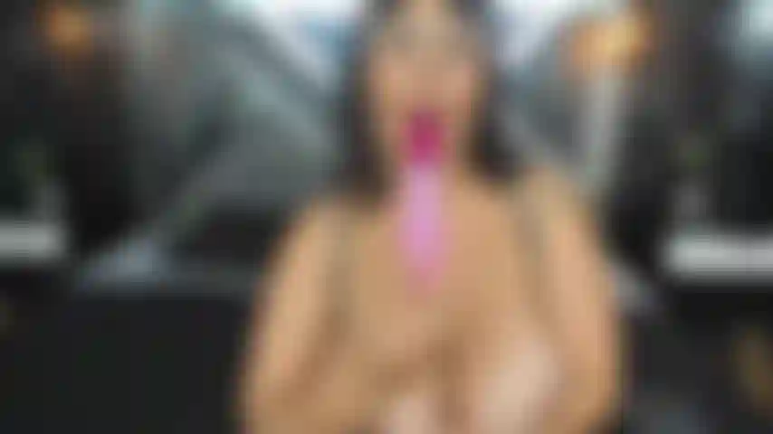 FUCKING MY MOUTH WITH UR JUICY COCK 🥵