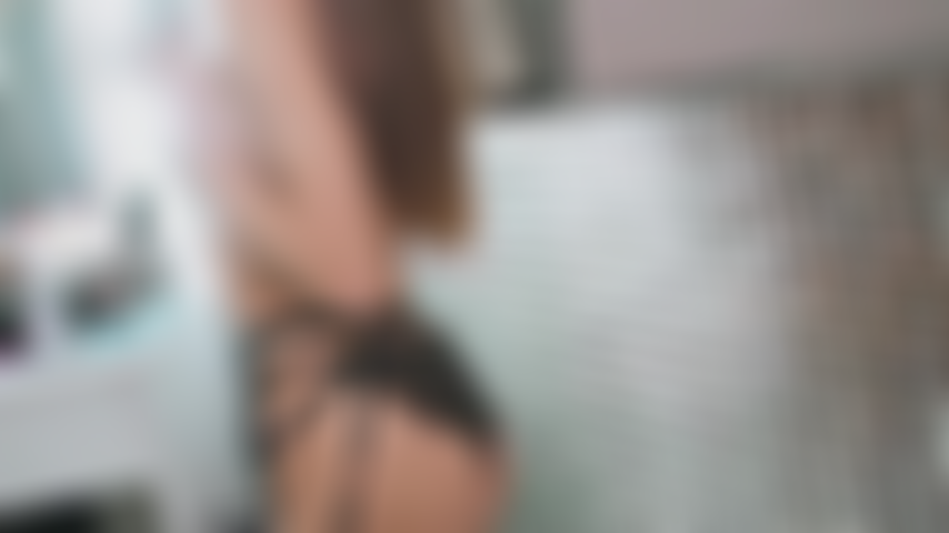 Kaya topless teaser.