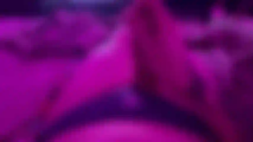 Sa giclée pov au coucher.