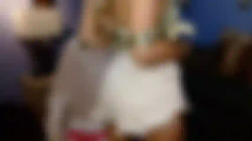 Jeu de chatte en solo.