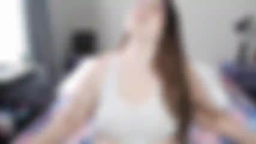 Ta place aujourd'hui est sous les pieds sales de ta grosse déesse poilue. Nettoie bien mes orteils pour me montrer ton dévouement. Une fois que vous aurez prouvé que vous en êtes digne, vous aurez un aperçu de ce qui vous attend.