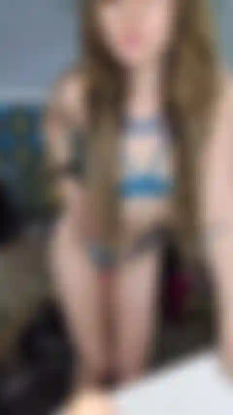 Taquine avec du joi et de la nudité. Le cul