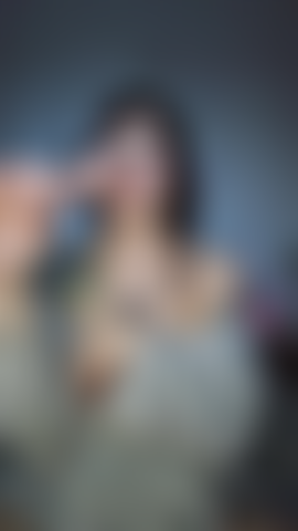 Je suce ta bite dure avec ta bouche pleine de sperme.