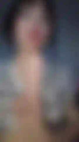 Regarde comme mes seins rebondissent pendant que je les suce.