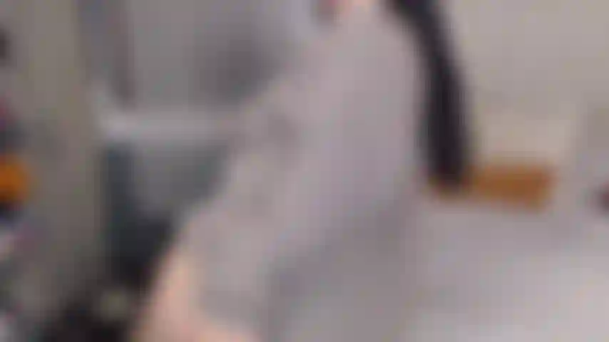 Je baise ma chatte avec mon gode préféré et je taquine mon cul.