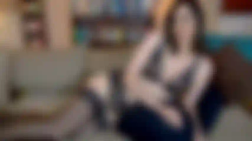 J'ai découvert ton fantasme secret.... Pour me regarder coucher avec un homme noir, je te dis exactement quoi faire et tu veux même apprendre à sucer une bbc alors je j'ai invité un ami pour nous.