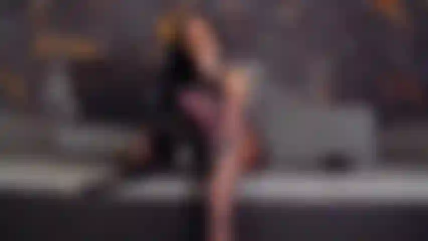 Mon plaisir, ton but maintenant.