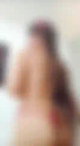 Je vous présente mon meilleur angle : un gros cul juteux qui réclame votre bite.
