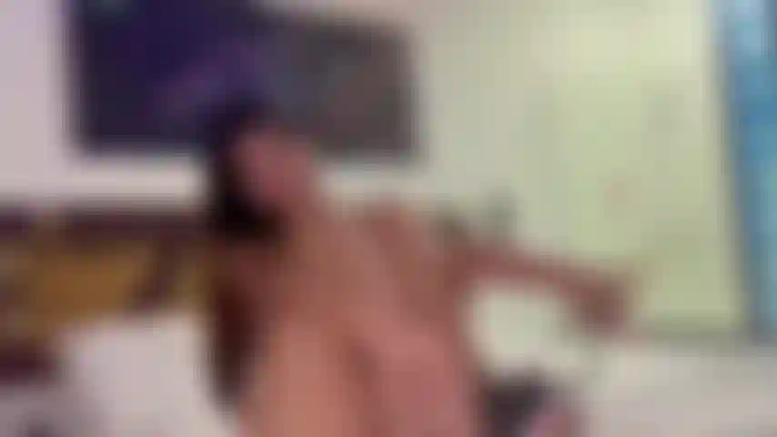 Je joue avec mes mains.