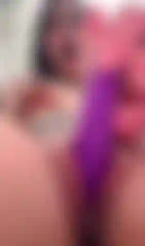 Ma chatte est tellement mouillée pour mon jouet.