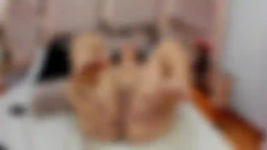 admire me in my close-up, spectacular view for you
