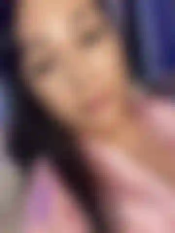 Embrasse ma douce chatte.