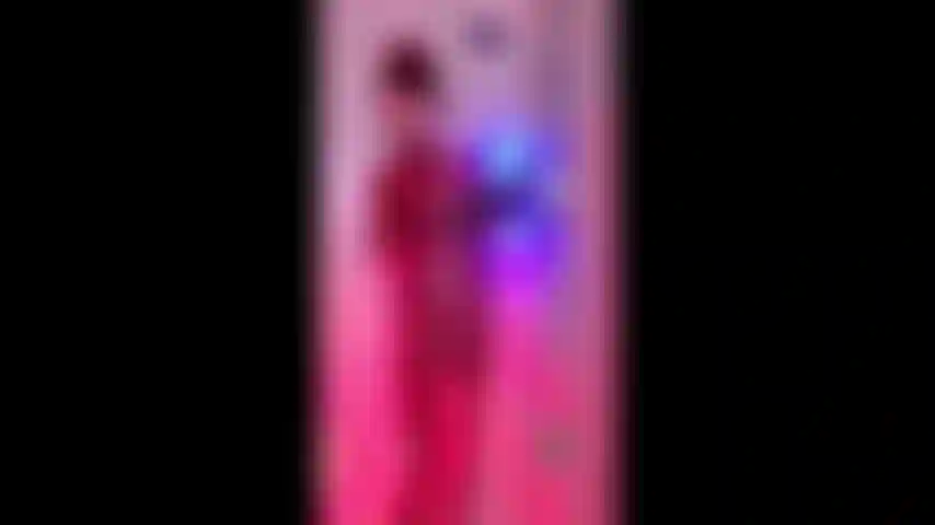 Baise sous la douche en latex.