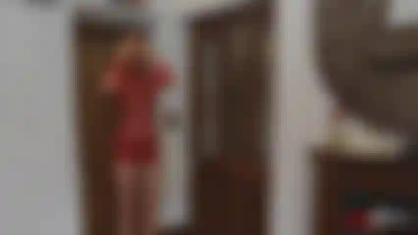 Objet en caoutchouc transparent.