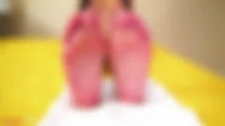 Instructions de nettoyage des pieds (cum réel sur les pieds).