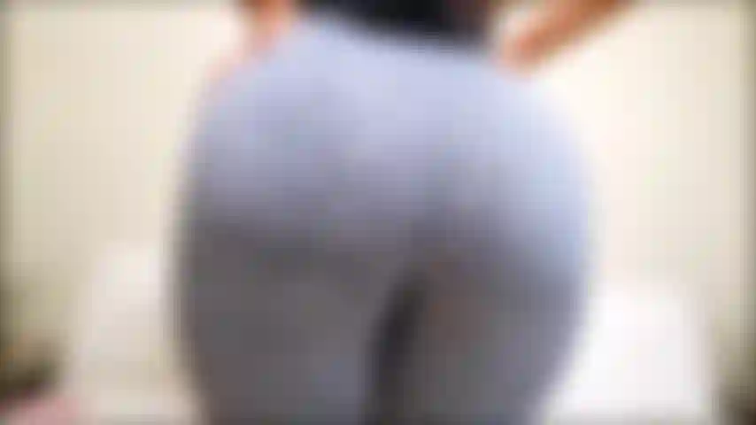 Des gros plans de trou du cul en sueur après la gym.