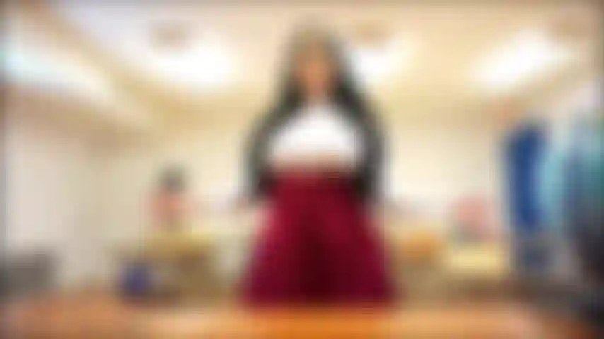 Des gros plans asshole dans la salle de classe.