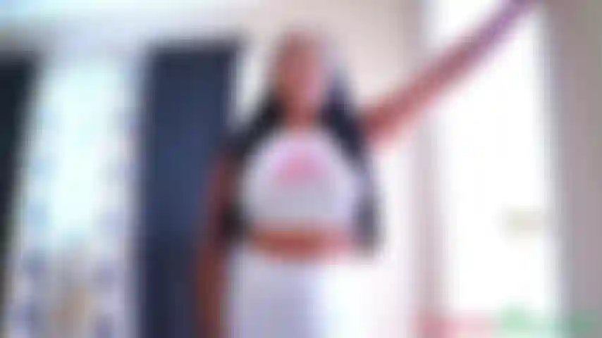 Faisant de toi un fétiche de poule mouillée.