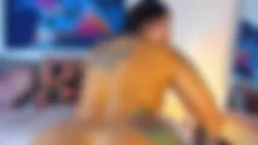 Huile et finis par baiser mon jouet !