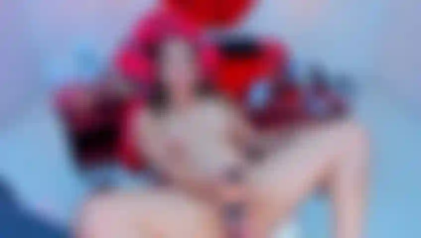 Je jouis avec ma machine et domi.