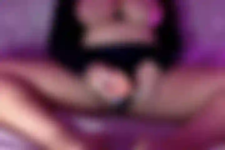 Je baise avec un gode fantastique - écoutez à quel point ma chatte est humide.