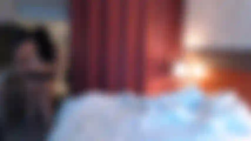 Exhibant mon corps et jouissant pour toi.