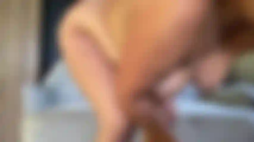 Baiser fort est l'un des meilleurs plaisirs que je puisse faire.