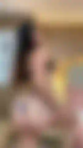 Mes courbes seront ton endroit préféré, mes gros seins et mon gros cul ton meilleur allié.