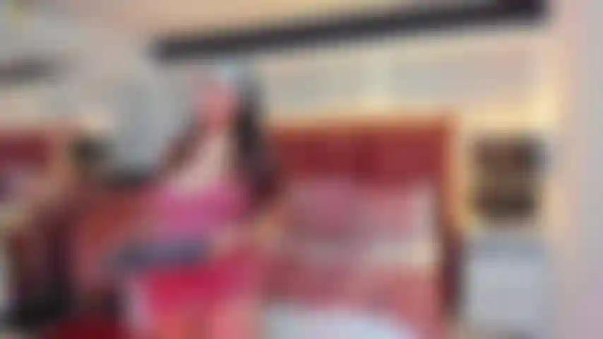 Mes charmes t'exciteront, j'ouvre mon cul et me masturbe pour toi.