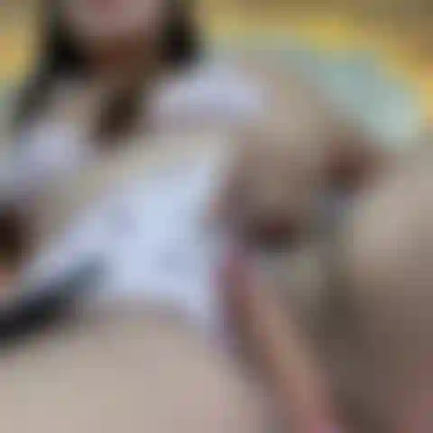 Laisse ta bite jouer avec ma chatte.