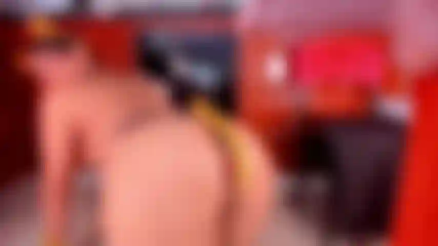 Je joue en levrette.