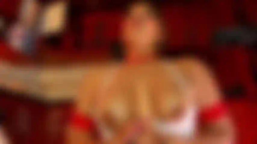 Travail des seins, donne-moi ton sperme.