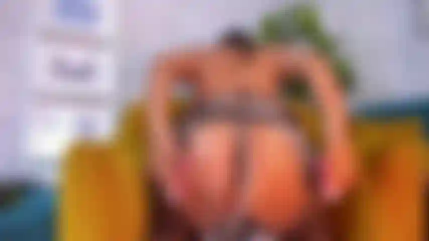 Je chevauche ta bite pour le nouvel an.