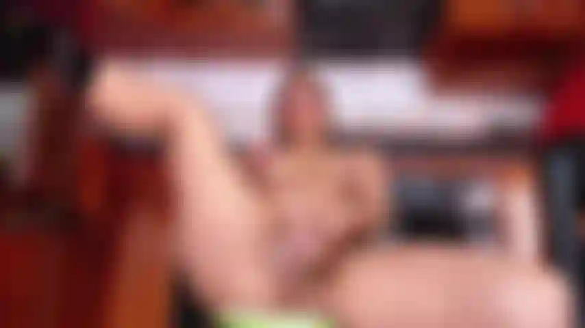 Je veux que tu baises ma chatte chaude.