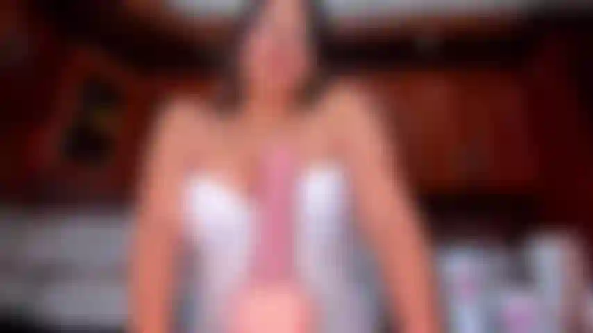 Je vais mettre ta bite sur mes seins, ok ?