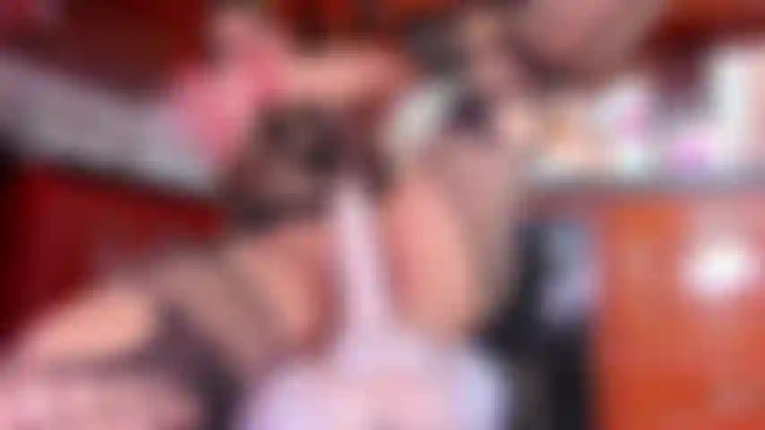 Nuit de te chevaucher dans ma cuisine, on s'amuse ?