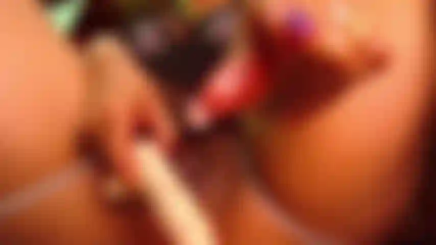 Ta petite bite pour moi ?