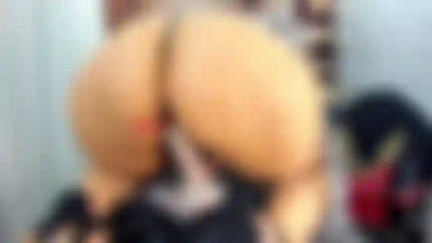 Est-ce que je monte ta bite et ton sperme dans ma bouche ?