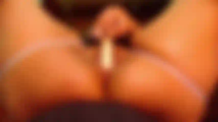 Baise une petite bite.