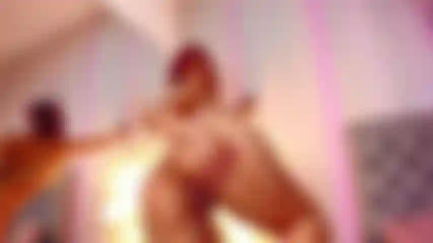 Faisant rebondir mon gros cul.