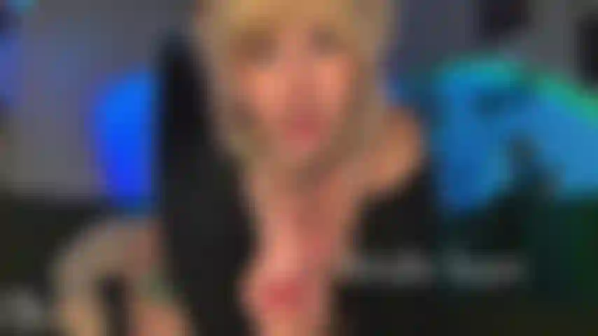 Une stripteaseuse prend ta virginité | roleplay pov de breeding avec adoration de la bite.