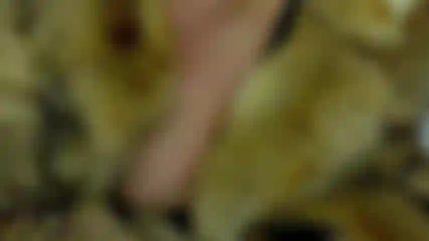Tu es venu, tu as vu, mais vas-tu te faire arnaquer si tu appuies sur « acheter la vidéo » ?J'adore un homme qui a le courage de prendre un risque... La question est : es-tu cet homme ?Pesons le pour et le contre...Mon visage angélique et mon sourire timide et doux, et toi, si audacieux et plein d'espoir... La fortune sourit aux audacieux, après tout, mais il y a forcément un piège ? Bon, qu'est-ce qu'une vidéo de plus pour toi de toute façon... Une de plus ne fera pas de mal... N'est-ce pas ;) les meilleurs investissements créent toujours le plus d'incertitude, mais tu peux être rassuré que j'ai créé cette vidéo rien que pour toi, accessible à un prix trop beau pour être ignoré. Alors lance les dés et laisse le destin décider si tu as fait le bon choix cette fois-ci...