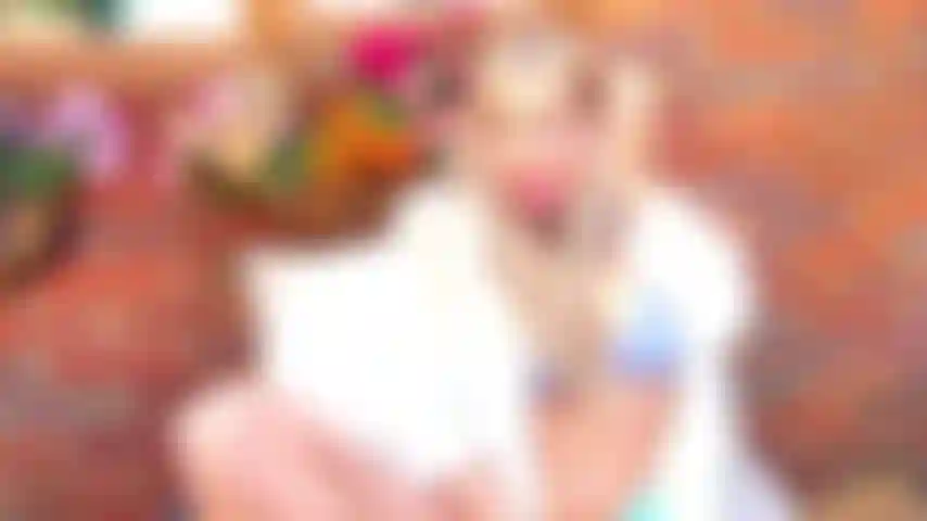 Je jouis fort dehors sur ma terrasse.