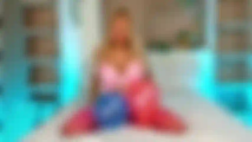 big bouncy and pink (GIANT BALLON play and pop)