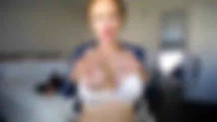 Un spectacle d'or au cul nu secouant.