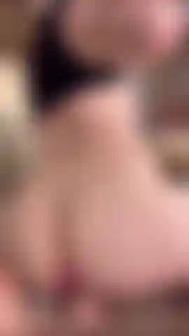 Baise-moi fort dans ma chambre.