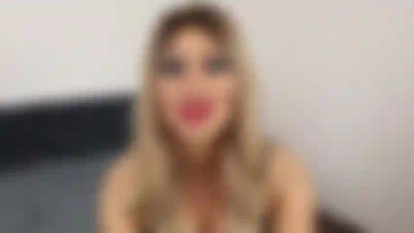 Fellation sensuelle lente avec lia.