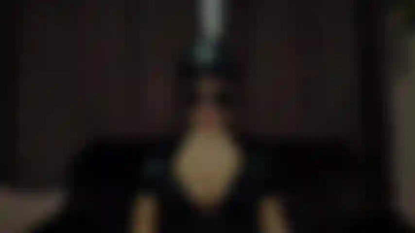 Un policier chaud suce une bbc.