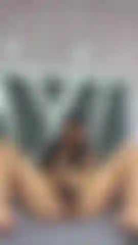 Tu aimes me regarder vibrer avec mon jouet ?